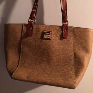 Excellent condition  Dooney leather handbag
